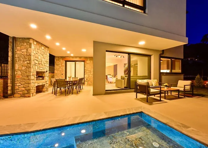 Begonvilla Goecek Goekceovacik