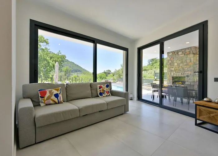 Begonvilla Goecek Goekceovacik *